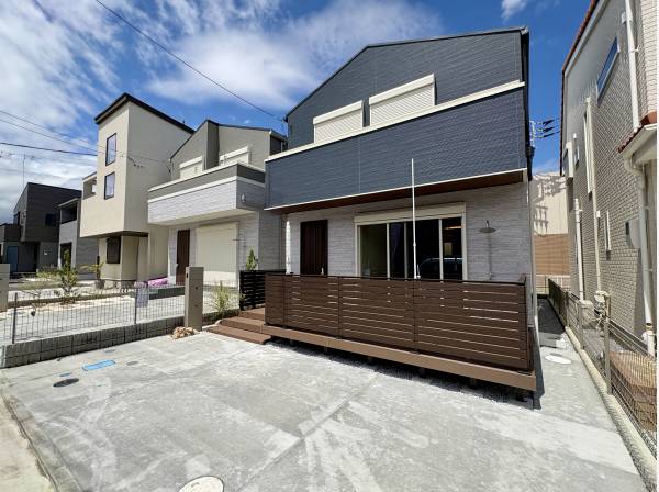 駐車は2台可能です。ゆとりのスペースです。