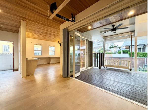 開放感がある造りでそのまま出入りもできます