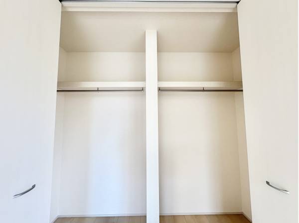 ご夫婦で使い分けられるクローゼット