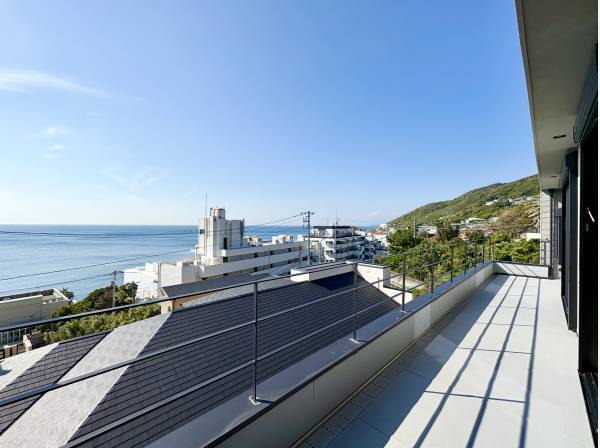 リビング横のバルコニーからでもこの眺望になります