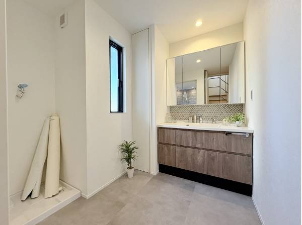 広く使えるサニタリールーム