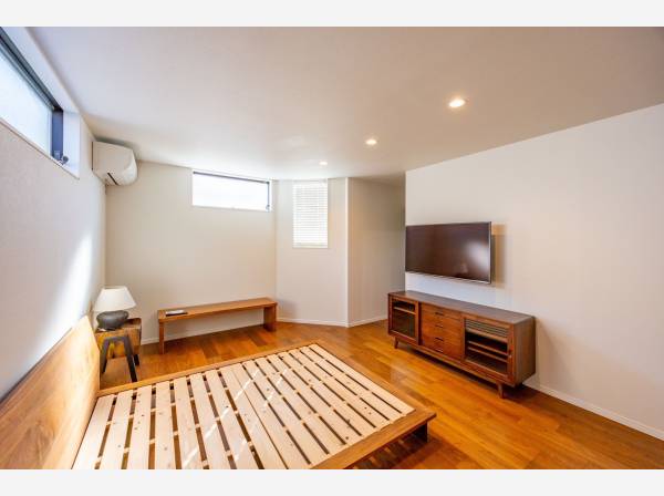 明るいお部屋でお昼寝が気持ちよさそうです♪