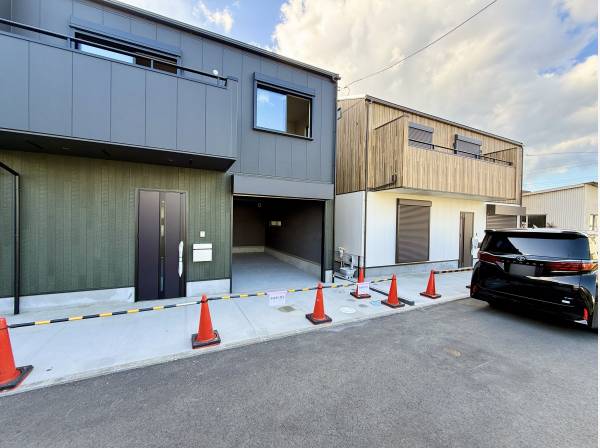 お車2台駐車可能です！