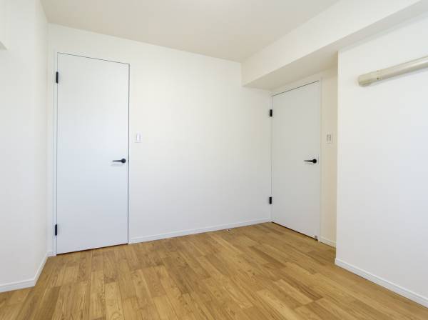 5.6帖の洋室です