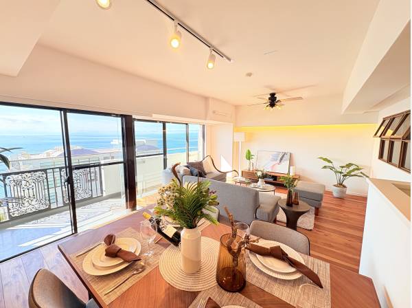 LDKは約17帖、サービスルーム約3帖付き