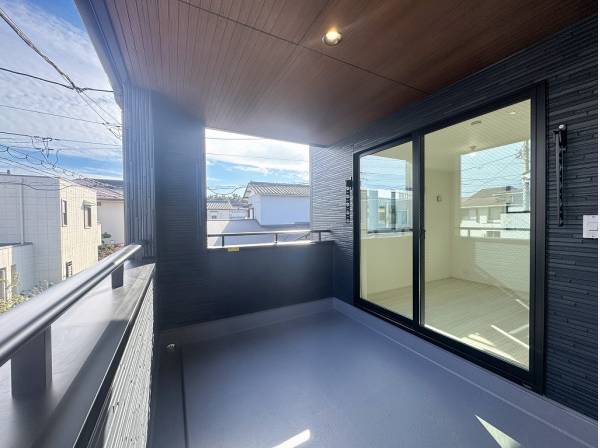広々としたインナーバルコニー