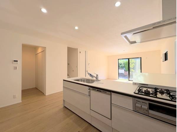 嬉しい対面式システムキッチンで家族と対話しながら家事