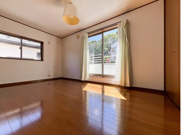 お部屋からでも緑を望める自然豊かな環境です