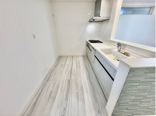 カウンターキッチンも広々♪