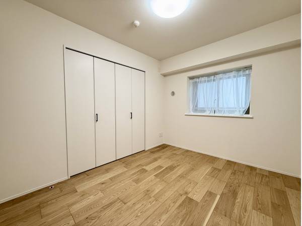 洋室には収納を完備！