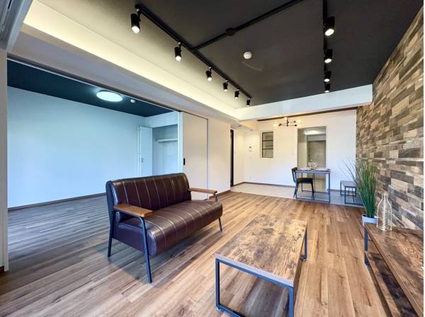 ホテルライクの室内空間です