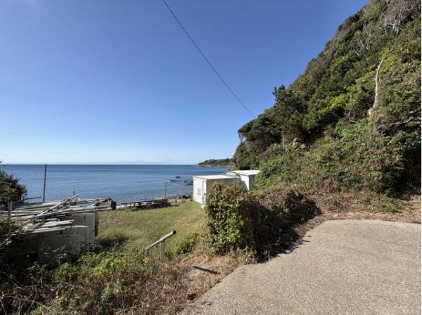 直ぐ近くに海が望めます。