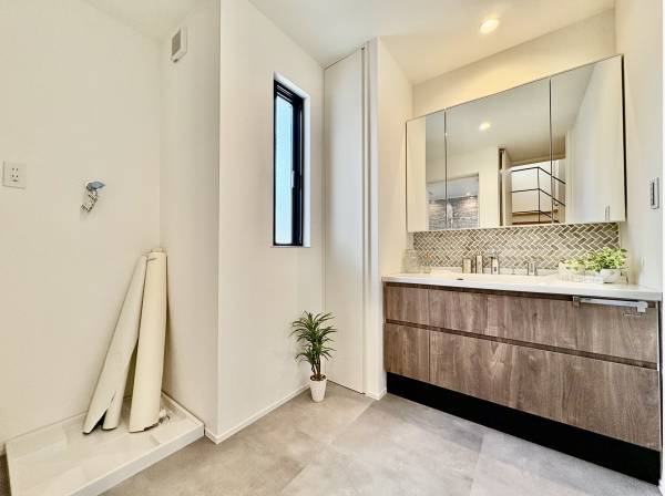 洗面台は広くていい感じですね。