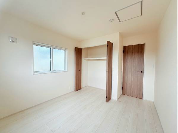 子ども部屋にもぴったりの明るい2階居室