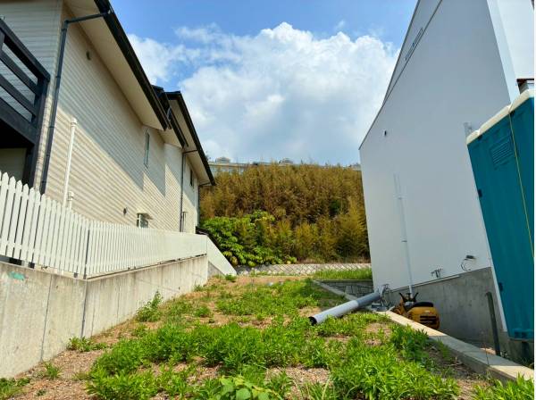 奥行きのある土地でプライベート感がございます