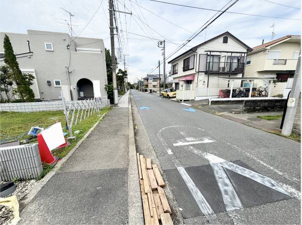 前面道路は約7.1ｍあります