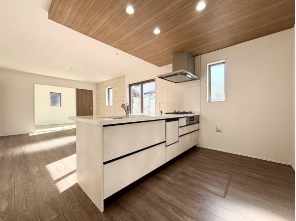 作業スペースもゆとりがございます