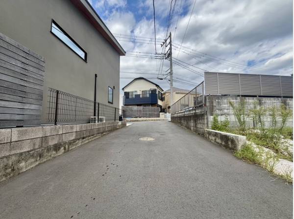 全面道路は約4m 