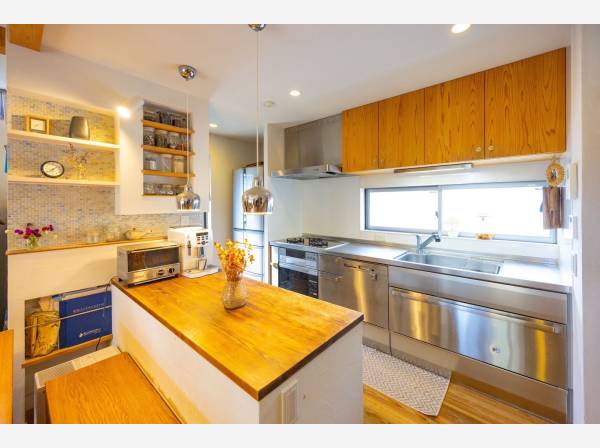 無垢とステンレスの上質な調和