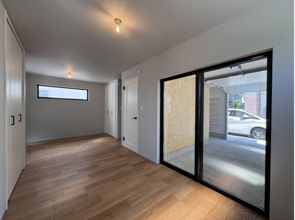 ２部屋に仕切れる大きなお部屋。フレキシブルな間取りも嬉しいですね