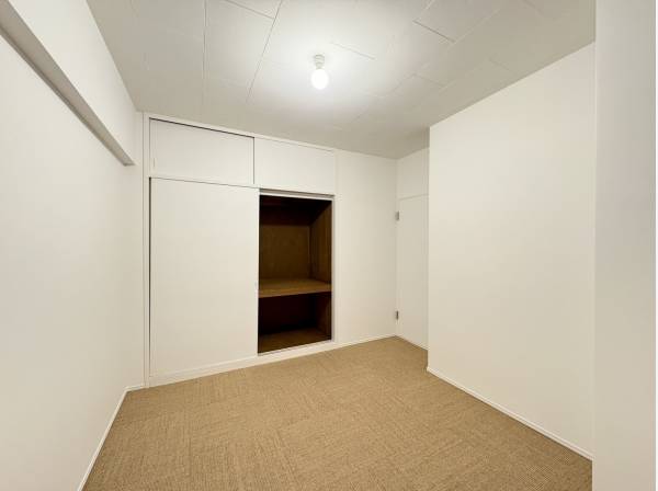 居室は2部屋ございます