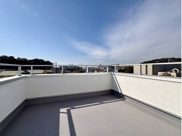 お庭がわりに使えるルーフバルコニー