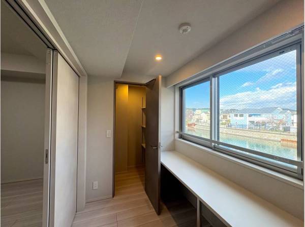 2LDKに加え、書斎や趣味の部屋に最適な「DEN」を備えたフレキシブル