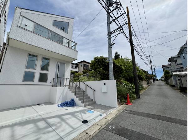 南道路で陽当たりが良好です