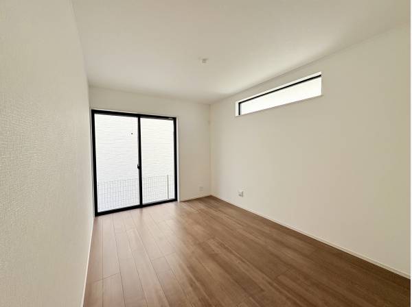 一階洋室6.5帖。クローゼット付きです