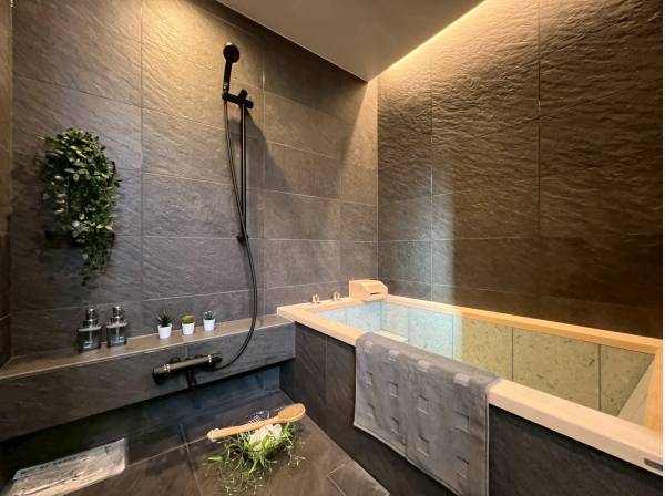 シックなお風呂でキャンドルなどつけても素敵そうです