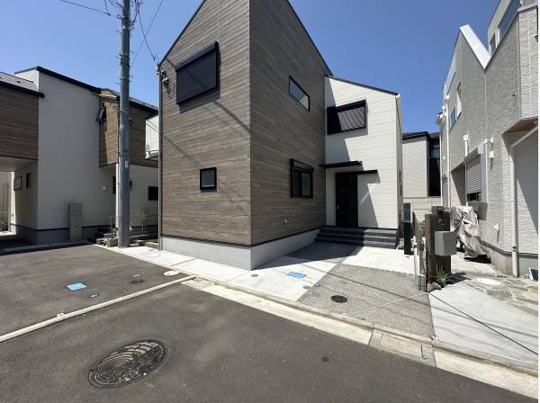 茅ヶ崎の街並みに映える素敵な外観
