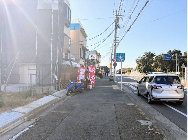 前面道路も広くアクセス良好