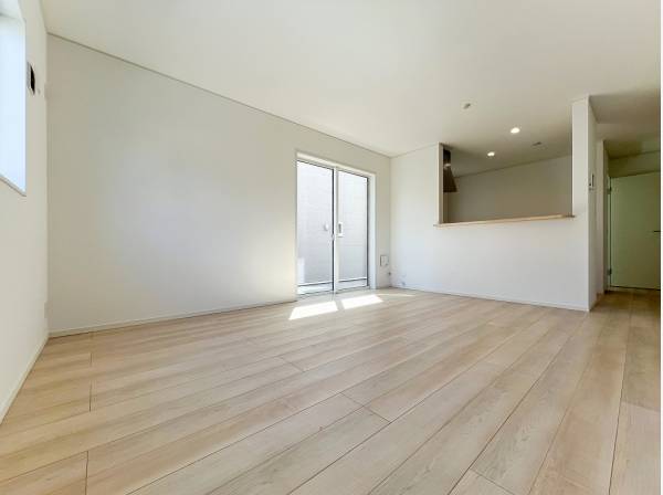 自然光が心地よい陽当たりの良いリビング