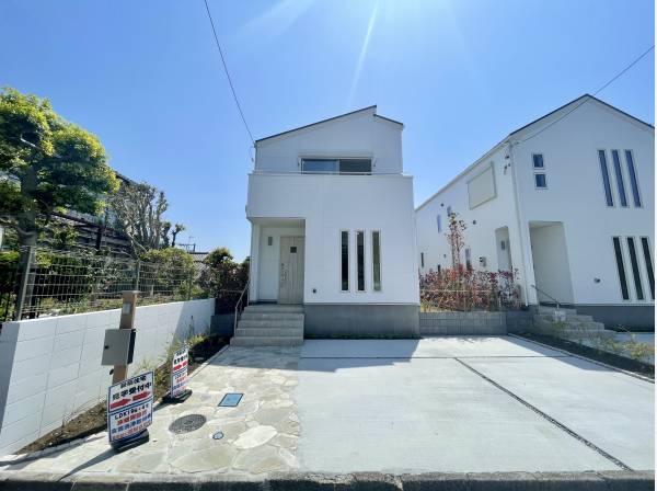 湘南らしい綺麗な白基調