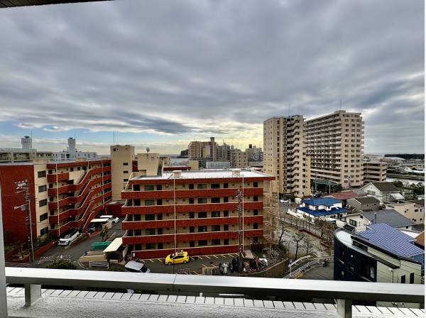 遠くには江の島や灯台が少し見えますよ！
