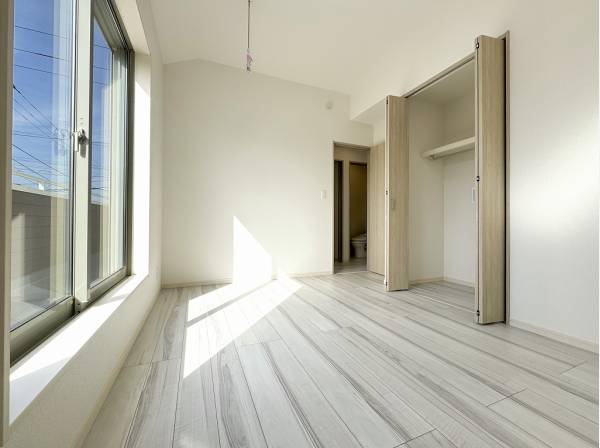 全ての居室が二面採光で光に包まれる住空間