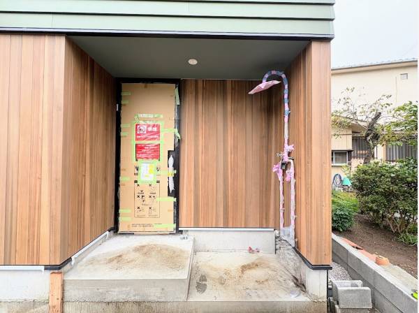 外シャワー付きの玄関