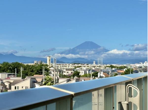 バルコニーからは富士山を眺めることもできます