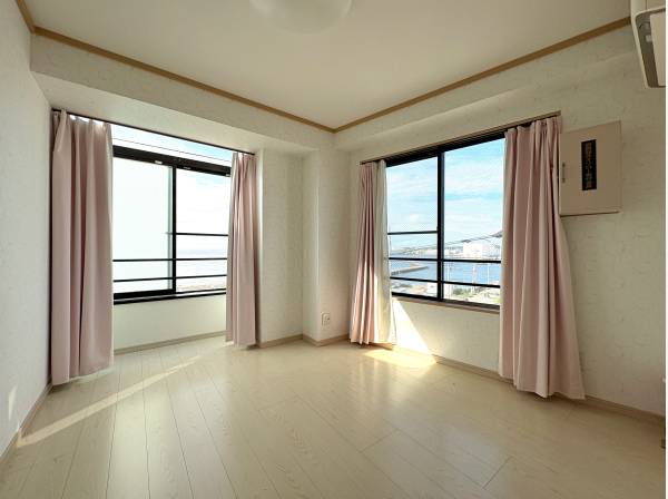 ４階には洋室が３部屋あります