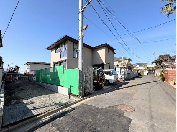 前面道路も広く車もスムーズに入ります