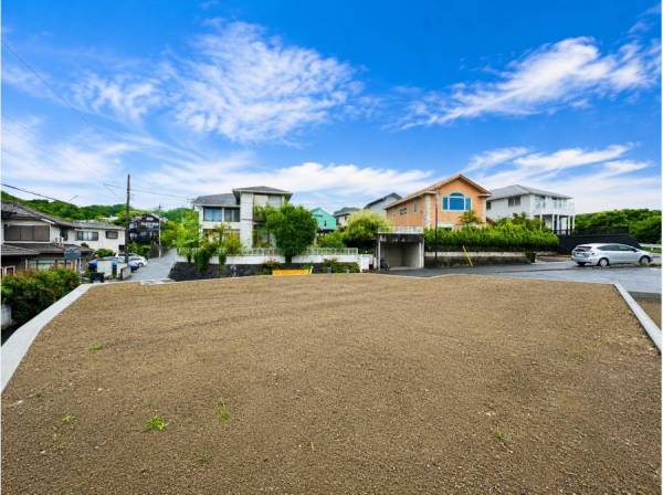現地は現在建築中