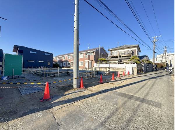 南東道路に面し陽当たりに恵まれています