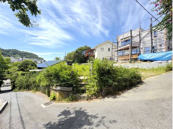 角地で開放感もあり、風通しも良好です