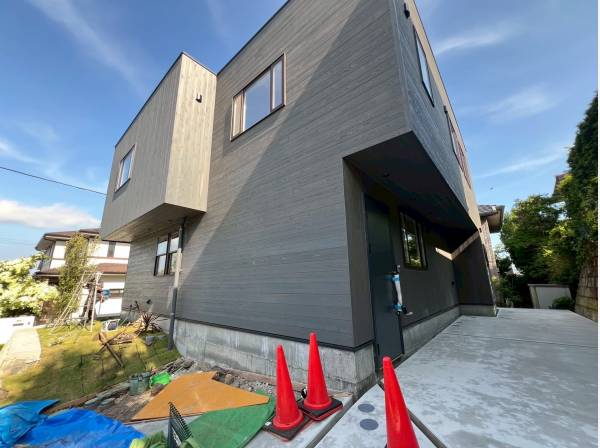 外装も内装と統一感あるスタイリッシュなデザインに