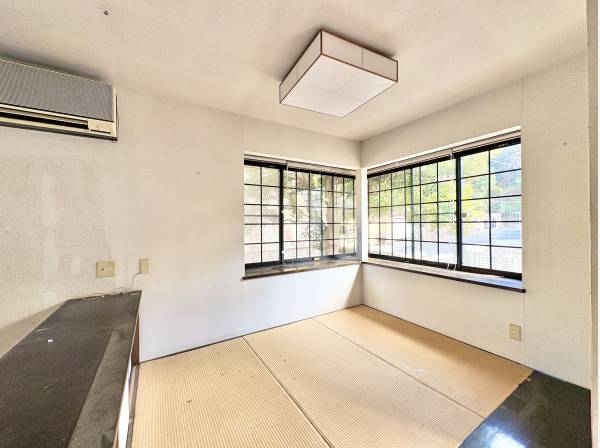 和室を出窓のミックス。