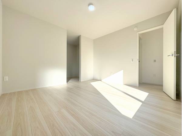 フリースペース＆WICの備わったゆとりの洋室