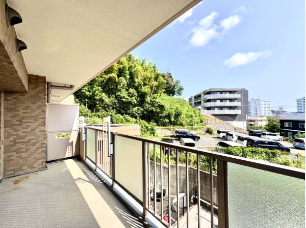 バルコニー先の南側は前面棟がなく遮るものがありません