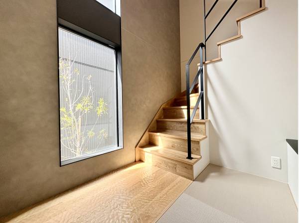 温かみのある落ち着きの空間