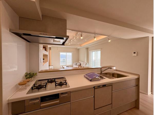 調理をしながら海を眺望することができるキッチン