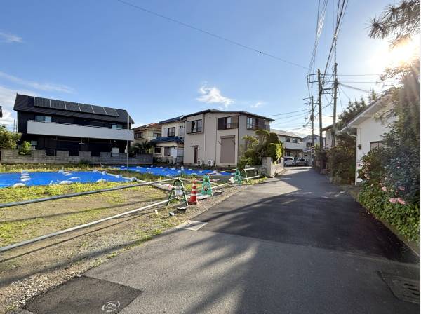広い通りからアプローチも良く、大きな車をお持ちの方にもオススメです